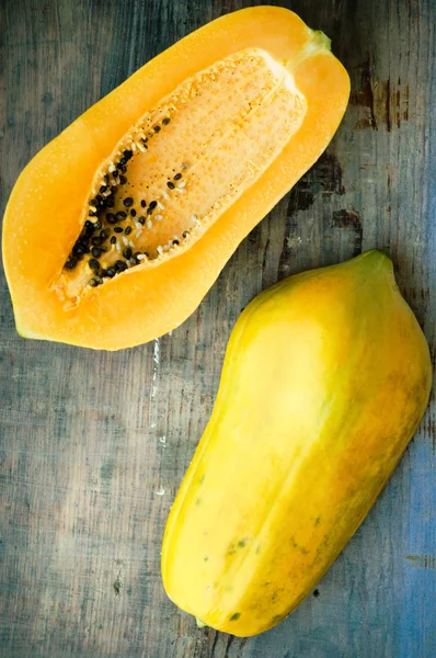 Świeże dojrzała papaja — Zdjęcie stockowe