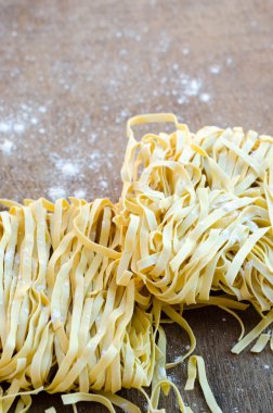 Taze makarna yuva ahşap tablo