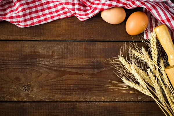 Fondo de madera y toalla de cocina, fondo de cocina — Foto de Stock