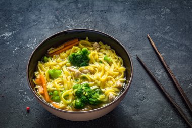 Ramen, Asya yumurta şehriye çorbası