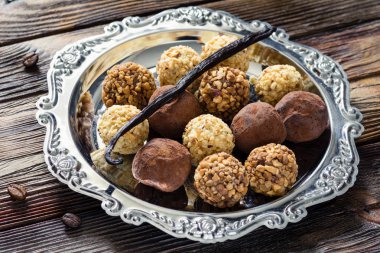 Vanilya Fasulyesi ile çikolata truffles