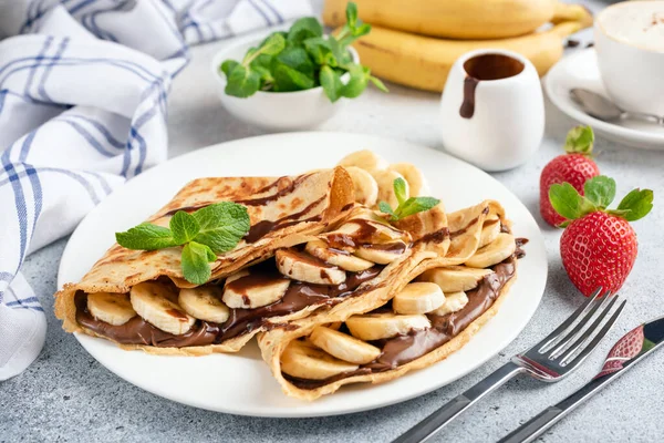Crêpes Remplies Tartinade Aux Noix Chocolat Tranches Banane Sur Plaque — Photo