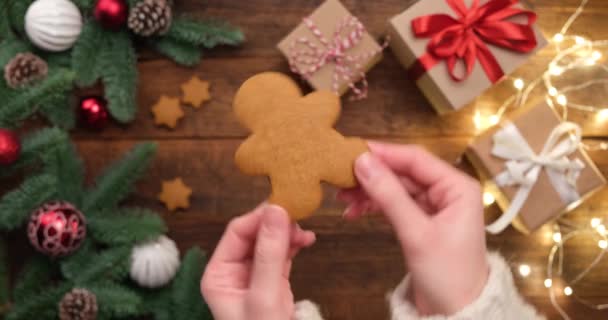 진저브레드 남자가 쿠키를 크리스마스 분위기 컨셉트 — 비디오