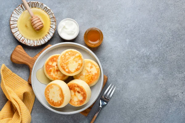 Fritas de Syrniki, de Cottage ou de ricota — Fotografia de Stock