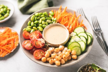 Kaju soslu Buda kasesi.