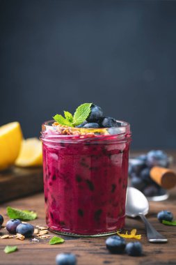 Mor yaban mersini püresi.