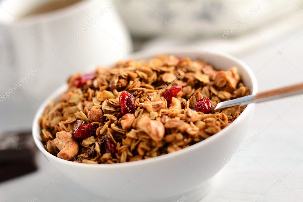 Muesli in bowl, close up