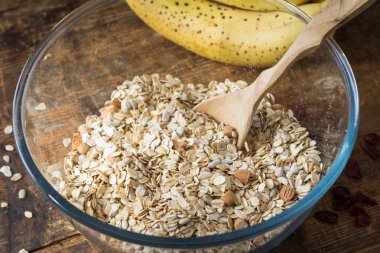 Pişirme işlemi granola kase,