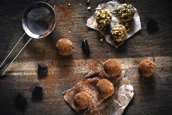 Homemade chocolate truffles — Stock Photo, Image