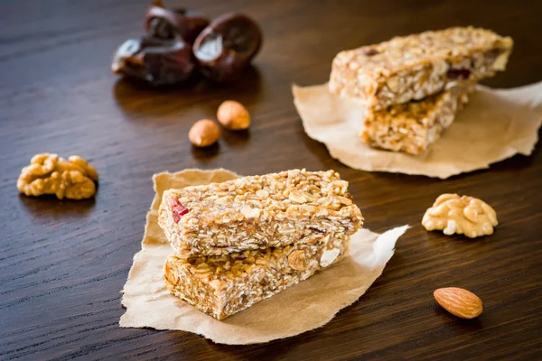 Gesunder Snack: Müsliriegel — Stockfoto