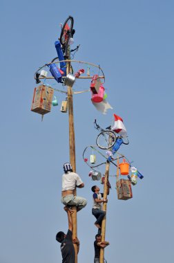 Panjat Pinang yarış