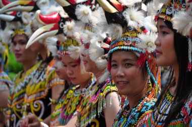 Borneo Kalimantan Dayak kabileden kadın