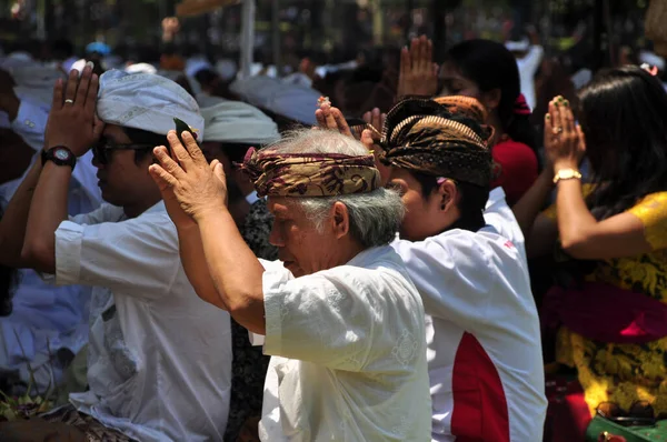 Yogyakarta Indonésia Março 2014 Hindus Ilha Java Realizam Cerimônia Tawur — Fotografia de Stock