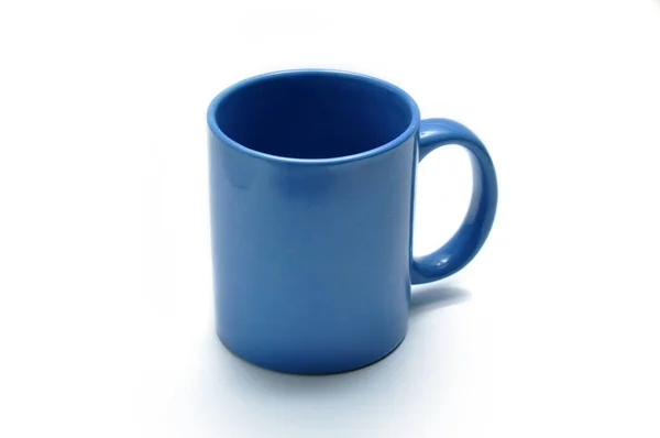 Leere Blaue Tasse Auf Weißem Hintergrund — Stockfoto