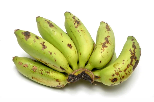 Banany Połowie Dojrzałe Żółtawo Zielone Białe Tło — Zdjęcie stockowe