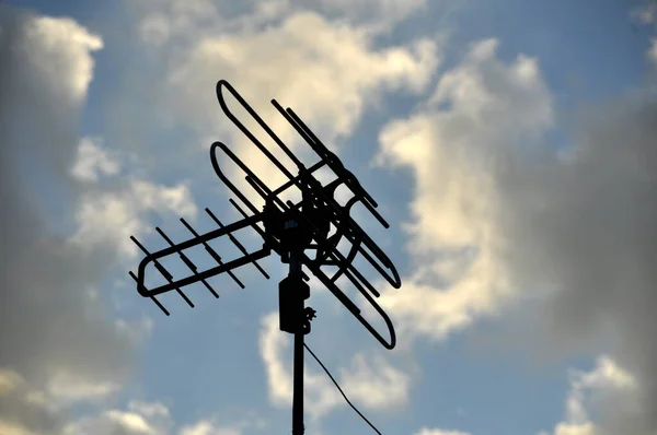 Endonezya Yerel Televizyon Anteni Mavi Gökyüzü Arka Planına Sahip — Stok fotoğraf