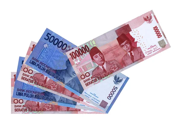 Beyaz arka planda Endonezya 'nın 3D görüntüsü 100.000 ve 50.000 banknot para paaer