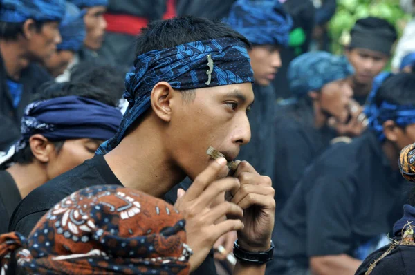 Bandung Indonésia Junho 2014 Músico Sundanês Tocando Música Karinding Cerimônia — Fotografia de Stock