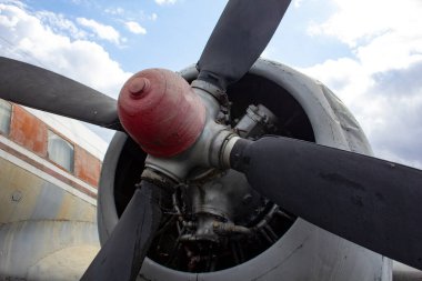 Eski ulaşım uçağı Il-14T. Sovyet kısa mesafeli uçakları. 1940 'ların sonlarında geliştirilmiş.