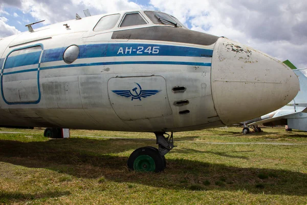 Ist Ein Turboprop Passagierflugzeug Für Kurz Und Mittelstrecken Ein Alter — Stockfoto