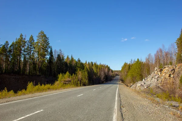 Droga Przez Piękne Miejsca Podróż Malowniczymi Drogami Uralu Syberii — Zdjęcie stockowe