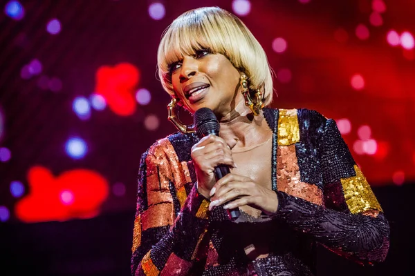 Mary Blige Παίζει Στη Σκηνή Κατά Διάρκεια Του Μουσικού Φεστιβάλ — Φωτογραφία Αρχείου