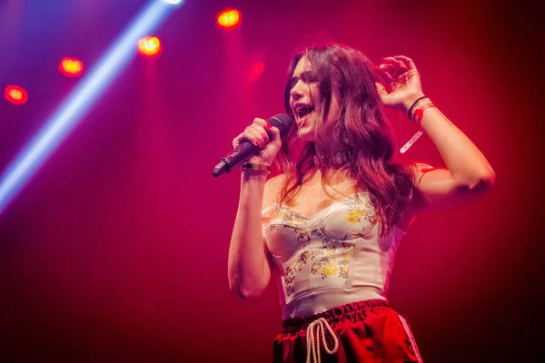 Dua Lipa Performing Stage Music Festival — Stock Photo, Image