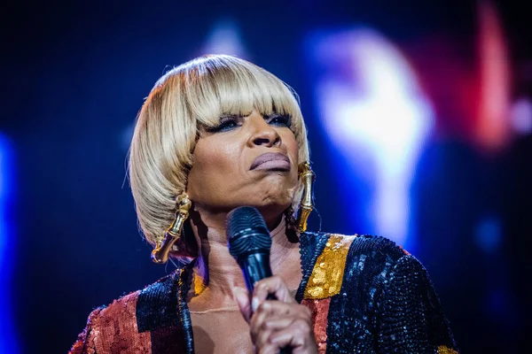Mary Blige Παίζει Στη Σκηνή Κατά Διάρκεια Του Μουσικού Φεστιβάλ — Φωτογραφία Αρχείου