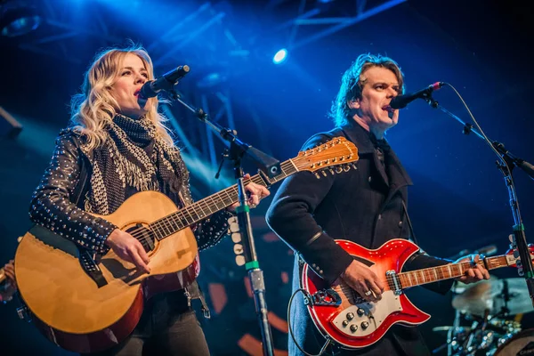 Common Linnets Performing Eurosonic Music Festival — Stock Photo, Image