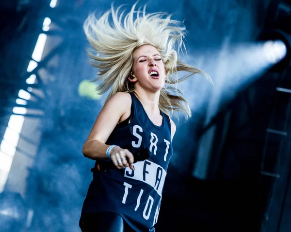 Ellie Goulding Actuando Escenario Durante Festival Música — Foto de Stock
