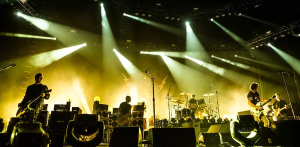 Pearl Jam Müzik Festivalinde Sahnede Performans Sergiliyor — Stok fotoğraf