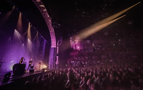 Dotan Carre Produit Sur Scène Pendant Festival Musique — Photo