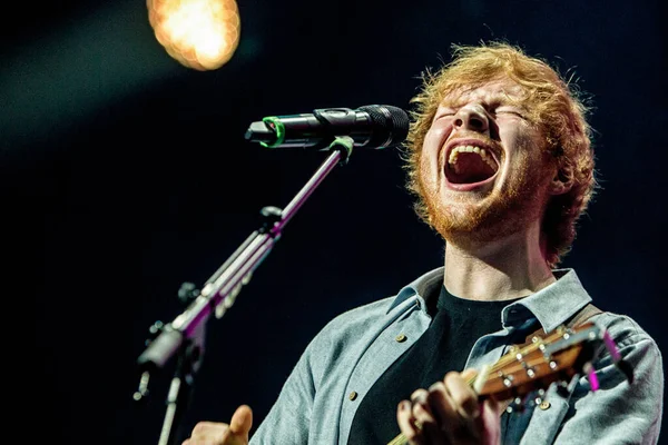 Sheeran Actuando Escenario Durante Festival Música — Foto de Stock