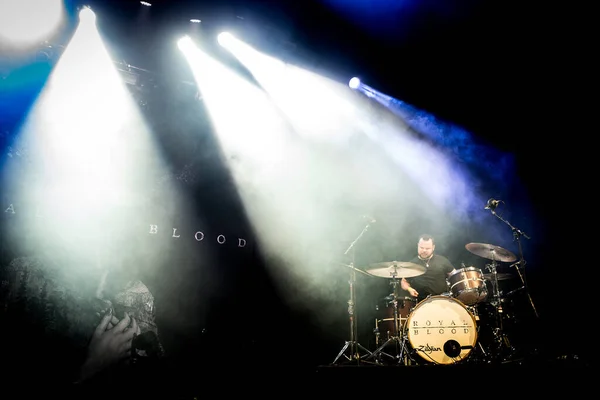 Royal Blood Vystupuje Pódiu Během Hudebního Festivalu — Stock fotografie