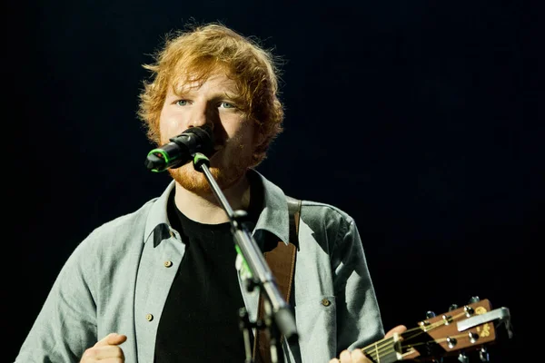 Sheeran Fellépett Színpadon Zenei Fesztiválon — Stock Fotó