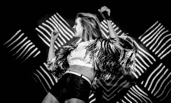 Ellie Goulding Παράσταση Στη Σκηνή Κατά Διάρκεια Του Φεστιβάλ Μουσικής — Φωτογραφία Αρχείου