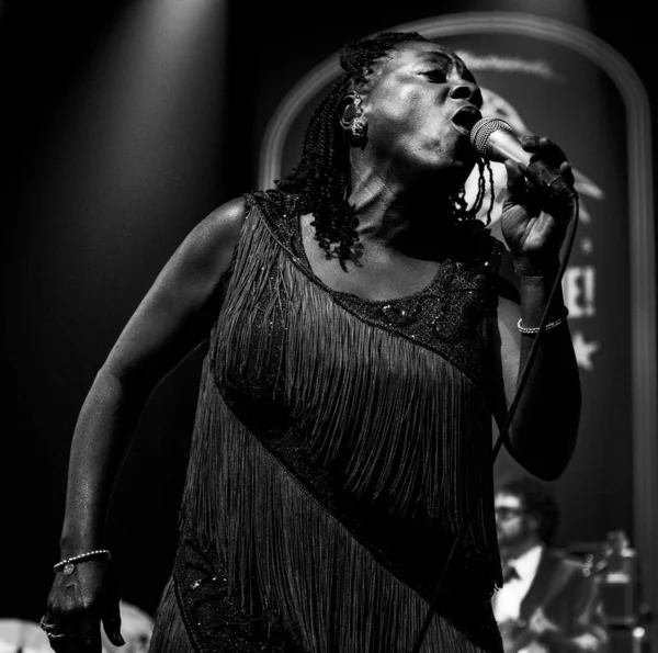 Sharon Jones Uppträder Szsw Usa — Stockfoto