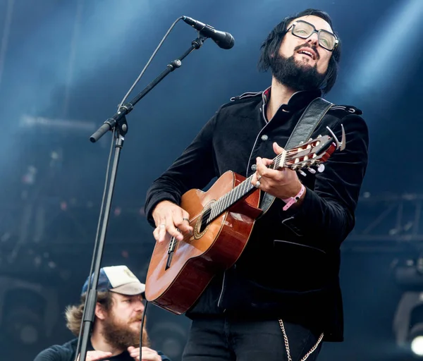 핑크팝 축제에서 공연하는 Blaudzun — 스톡 사진