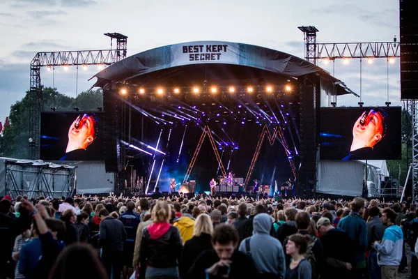 Arctic Monkeys Treden Tijdens Best Kept Secret Muziekfestival — Stockfoto