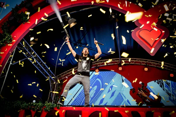 Steve Aoki Występujący Scenie Podczas Koncertu — Zdjęcie stockowe