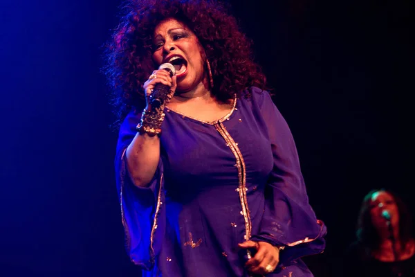 Chaka Khan Tritt Während Eines Musikkonzerts Auf Der Bühne Auf — Stockfoto