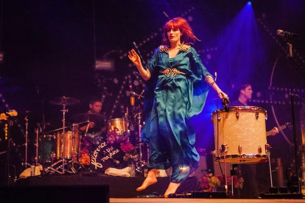 Florence Machine Выступают Сцене Время Концерта — стоковое фото