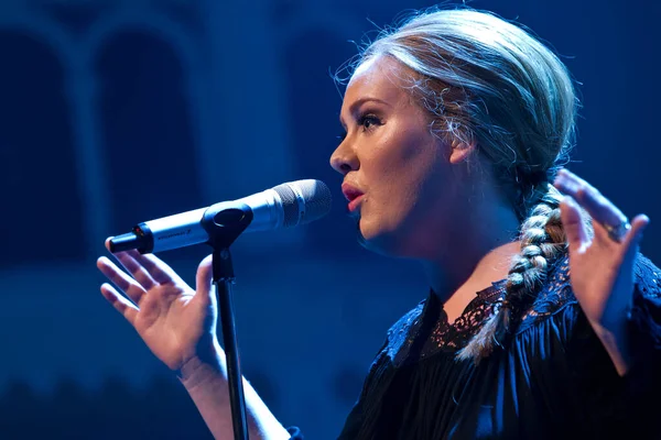 Adele Performing Stage Music Concert — Stock Photo, Image