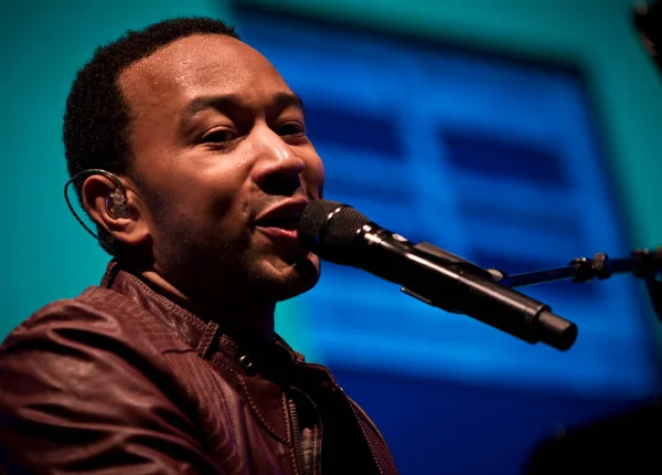 John Legend Roots Виступають Сцені Під Час Музичного Концерту — стокове фото