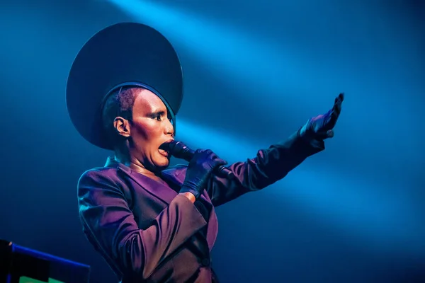 Grace Jones Actuando Escenario Durante Concierto Música — Foto de Stock