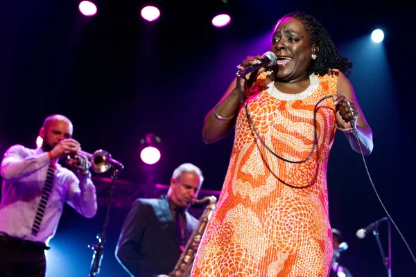 Sharon Jones Actuando Escenario Durante Concierto Música — Foto de Stock