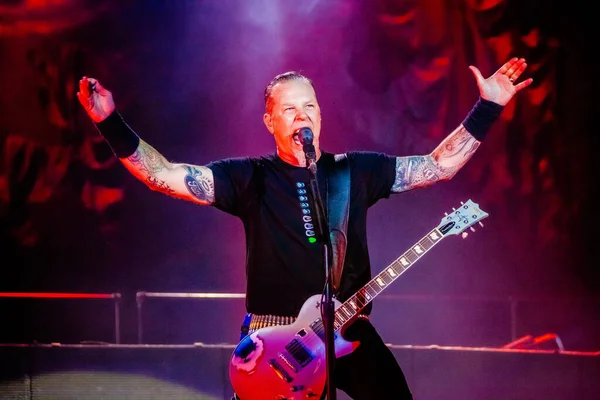Metallica Występująca Scenie Podczas Koncertu Muzycznego — Zdjęcie stockowe