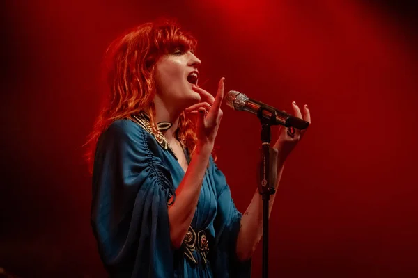 Florence Machine Performing Stage Music Concert — Stock Photo, Image