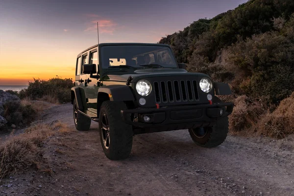 Jeep Wrangler Sur Chemin Terre — Photo