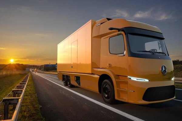 Электрические Mercedes Benz Urban Etruck Видение Электромобиля Используемого Dhl — стоковое фото